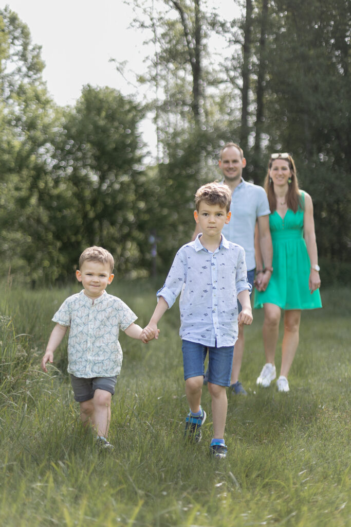Séance photo famille en extérieur province de Luxembourg